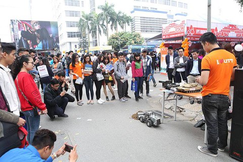 Đặt hàng đào tạo, doanh nghiệp trả học phí cho sinh viên - Ảnh 1. Đặt hàng đào tạo, doanh nghiệp trả học phí cho sinh viên - Ảnh 1.