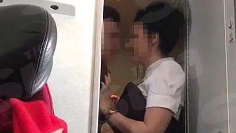 Kêu trời với các thượng đế đi máy bay - Ảnh 2. Kêu trời với các thượng đế đi máy bay - Ảnh 2.