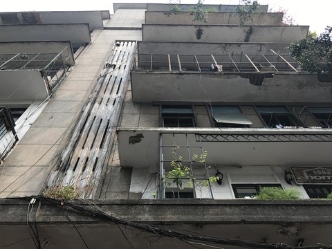 Sau vụ Carina: ông Đoàn Ngọc Hải tổng kiểm tra các chung cư quận 1 - Ảnh 6. Sau vụ Carina: ông Đoàn Ngọc Hải tổng kiểm tra các chung cư quận 1 - Ảnh 6.