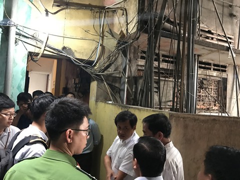 Sau vụ Carina: ông Đoàn Ngọc Hải tổng kiểm tra các chung cư quận 1 - Ảnh 5. Sau vụ Carina: ông Đoàn Ngọc Hải tổng kiểm tra các chung cư quận 1 - Ảnh 5.