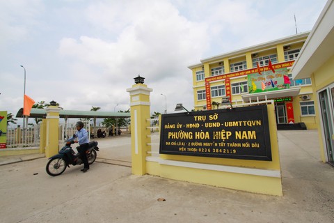 Công chức phường làm giả xác nhận cho xây nhà trái phép - Ảnh 1. Công chức phường làm giả xác nhận cho xây nhà trái phép - Ảnh 1.