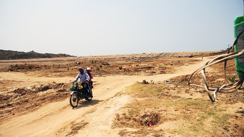 Ninh Thuận khô hạn, hồ thủy lợi trơ đáy - Ảnh 5. Ninh Thuận khô hạn, hồ thủy lợi trơ đáy - Ảnh 5.