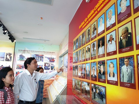 Nhà trưng bày Hoàng Sa: nằm trên đường Hoàng Sa, hướng về Biển Đông - Ảnh 3. Nhà trưng bày Hoàng Sa: nằm trên đường Hoàng Sa, hướng về Biển Đông - Ảnh 3.