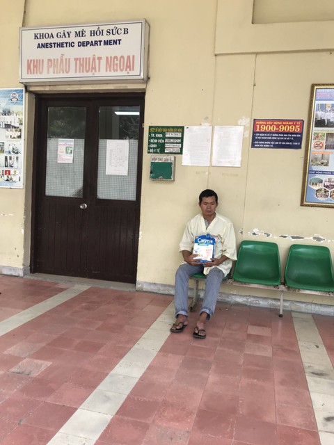 Tuổi thơ buồn của cậu bé bị phỏng 60% cơ thể - Ảnh 1. Tuổi thơ buồn của cậu bé bị phỏng 60% cơ thể - Ảnh 1.
