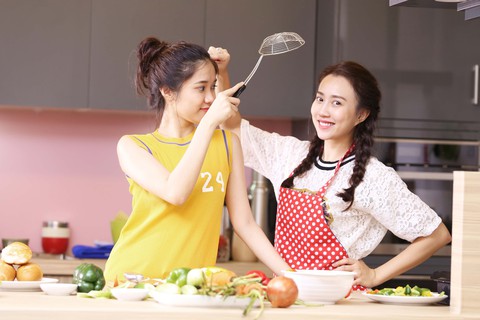 Hồng Vân khuyên con gái: Thanh niên bây giờ nó phóng túng lắm! - Ảnh 7. Hồng Vân khuyên con gái: Thanh niên bây giờ nó phóng túng lắm! - Ảnh 7.