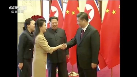 Bắc Kinh xác nhận ông Kim Jong Un thăm Trung Quốc, gặp ông Tập - Ảnh 2. Bắc Kinh xác nhận ông Kim Jong Un thăm Trung Quốc, gặp ông Tập - Ảnh 2.