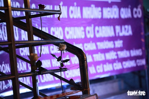Cầu nguyện cho các nạn nhân vụ cháy chung cư Carina - Ảnh 3. Cầu nguyện cho các nạn nhân vụ cháy chung cư Carina - Ảnh 3.