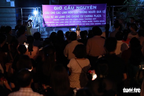 Cầu nguyện cho các nạn nhân vụ cháy chung cư Carina - Ảnh 5. Cầu nguyện cho các nạn nhân vụ cháy chung cư Carina - Ảnh 5.