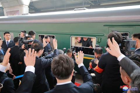 Hình ảnh chuyến thăm lịch sử của ông Kim Jong Un tại Trung Quốc - Ảnh 20. Hình ảnh chuyến thăm lịch sử của ông Kim Jong Un tại Trung Quốc - Ảnh 20.