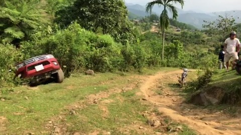 Thưởng nóng ban chuyên án bắt 3 nghi can bắn chết người ở Kon Tum - Ảnh 1. Thưởng nóng ban chuyên án bắt 3 nghi can bắn chết người ở Kon Tum - Ảnh 1.