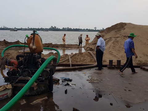 Buộc các bãi cát, đá ra khỏi nội ô Mỹ Tho - Ảnh 3. Buộc các bãi cát, đá ra khỏi nội ô Mỹ Tho - Ảnh 3.