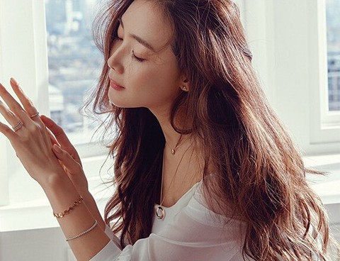 Nữ diễn viên Bản tình ca mùa đông bất ngờ kết hôn chiều 29-3 - Ảnh 3. Nữ diễn viên Bản tình ca mùa đông bất ngờ kết hôn chiều 29-3 - Ảnh 3.