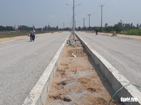 Bẻ cong đường tránh Núi Sập vì thiếu vốn - Ảnh 1. Bẻ cong đường tránh Núi Sập vì thiếu vốn - Ảnh 1.