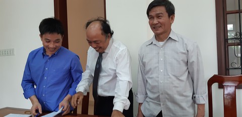 Trả hồ sơ vụ sà lan tông sập cầu Ghềnh, cho 2 bị cáo tại ngoại - Ảnh 3. Trả hồ sơ vụ sà lan tông sập cầu Ghềnh, cho 2 bị cáo tại ngoại - Ảnh 3.