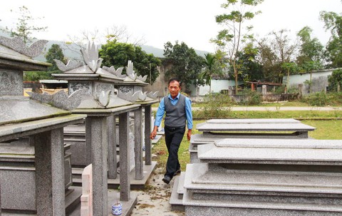 Sống bên nghĩa trang - Ảnh 1. Sống bên nghĩa trang - Ảnh 1.