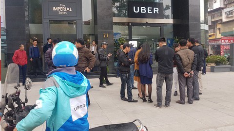 Ai bảo vệ quyền lợi cho lái xe Uber tại Việt Nam? - Ảnh 2. Ai bảo vệ quyền lợi cho lái xe Uber tại Việt Nam? - Ảnh 2.