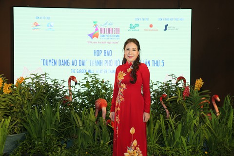 Nhiều nghệ sĩ bày tỏ tình yêu với tà áo dài - Ảnh 1. Nhiều nghệ sĩ bày tỏ tình yêu với tà áo dài - Ảnh 1.