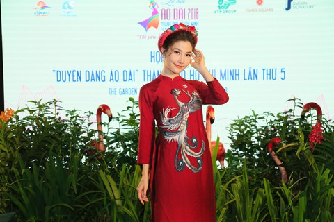 Nhiều nghệ sĩ bày tỏ tình yêu với tà áo dài - Ảnh 3. Nhiều nghệ sĩ bày tỏ tình yêu với tà áo dài - Ảnh 3.