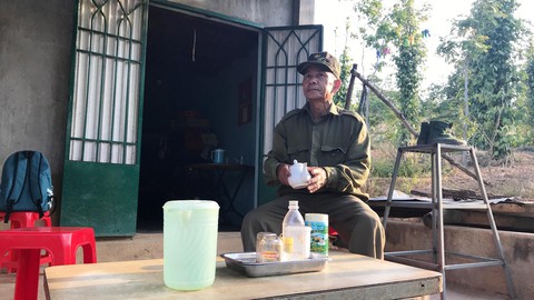 Kỷ vật kỳ lạ… của người lính già - Ảnh 1. Kỷ vật kỳ lạ… của người lính già - Ảnh 1.