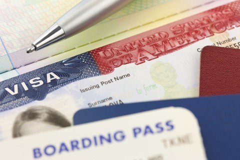 Mỹ buộc người xin visa cung cấp tài khoản mạng xã hội dùng 5 năm - Ảnh 1. Mỹ buộc người xin visa cung cấp tài khoản mạng xã hội dùng 5 năm - Ảnh 1.