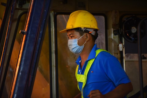 Trắng đêm tháo dỡ trạm thu phí Thủ Thiêm - Ảnh 5. Trắng đêm tháo dỡ trạm thu phí Thủ Thiêm - Ảnh 5.