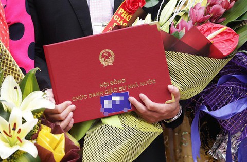 Phát hiện nhiều ứng viên giáo sư, phó giáo sư thiếu chuẩn - Ảnh 1. Phát hiện nhiều ứng viên giáo sư, phó giáo sư thiếu chuẩn - Ảnh 1.