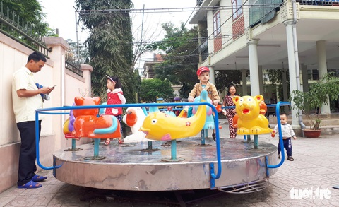 Khởi tố phụ huynh đánh giáo sinh đang mang thai ở Nghệ An - Ảnh 1. Khởi tố phụ huynh đánh giáo sinh đang mang thai ở Nghệ An - Ảnh 1.