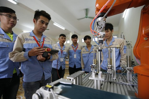 Trường dạy nghề phải chủ động tìm đến doanh nghiệp - Ảnh 1. Trường dạy nghề phải chủ động tìm đến doanh nghiệp - Ảnh 1.