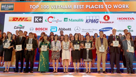 Manulife Việt Nam là “Nơi làm việc tốt nhất ngành bảo hiểm 2017” - Ảnh 1. Manulife Việt Nam là “Nơi làm việc tốt nhất ngành bảo hiểm 2017” - Ảnh 1.