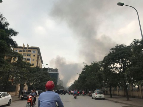 Cháy lớn tại chợ Quang ở xã Thanh Liệt, Hà Nội - Ảnh 8. Cháy lớn tại chợ Quang ở xã Thanh Liệt, Hà Nội - Ảnh 8.