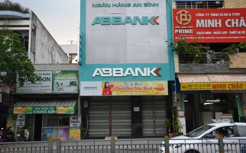 Điều tra nghi án dùng súng cướp ngân hàng ABBank - Ảnh 2. Điều tra nghi án dùng súng cướp ngân hàng ABBank - Ảnh 2.