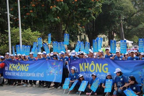 Mít tinh hưởng ứng Ngày thế giới phòng chống bom mìn - Ảnh 5. Mít tinh hưởng ứng Ngày thế giới phòng chống bom mìn - Ảnh 5.