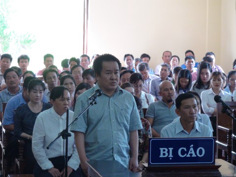 Tạm hoãn phiên tòa đại gia Tòng Thiên Mã vì hội thẩm nhân dân bệnh - Ảnh 1. Tạm hoãn phiên tòa đại gia Tòng Thiên Mã vì hội thẩm nhân dân bệnh - Ảnh 1.