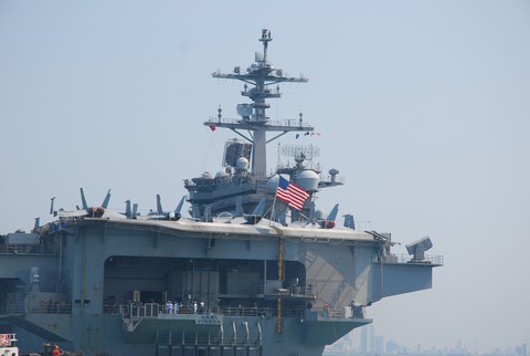Những hình ảnh mới nhất của tàu sân bay USS Carl Vinson neo đậu ở Đà Nẵng - Ảnh 3. Những hình ảnh mới nhất của tàu sân bay USS Carl Vinson neo đậu ở Đà Nẵng - Ảnh 3.