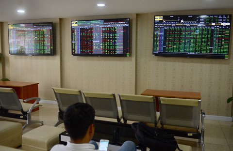 Tỉ phú thép bốc hơi 78 triệu đô khi VN Index mất 28 điểm - Ảnh 1. Tỉ phú thép bốc hơi 78 triệu đô khi VN Index mất 28 điểm - Ảnh 1.