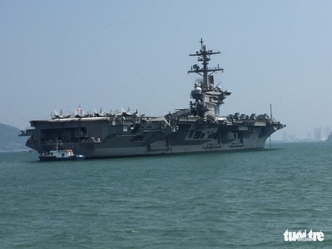 Những hình ảnh mới nhất của tàu sân bay USS Carl Vinson neo đậu ở Đà Nẵng - Ảnh 6. Những hình ảnh mới nhất của tàu sân bay USS Carl Vinson neo đậu ở Đà Nẵng - Ảnh 6.