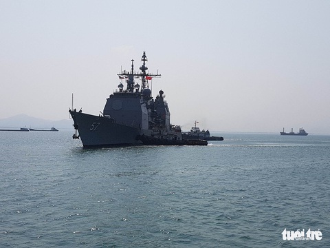 Những hình ảnh mới nhất của tàu sân bay USS Carl Vinson neo đậu ở Đà Nẵng - Ảnh 17. Những hình ảnh mới nhất của tàu sân bay USS Carl Vinson neo đậu ở Đà Nẵng - Ảnh 17.