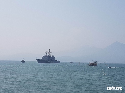 Những hình ảnh mới nhất của tàu sân bay USS Carl Vinson neo đậu ở Đà Nẵng - Ảnh 18. Những hình ảnh mới nhất của tàu sân bay USS Carl Vinson neo đậu ở Đà Nẵng - Ảnh 18.