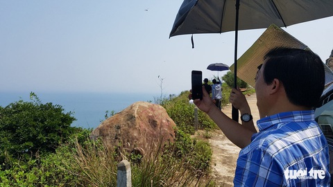 Tàu sân bay Mỹ đã neo đậu trong Vịnh Đà Nẵng - Ảnh 2. Tàu sân bay Mỹ đã neo đậu trong Vịnh Đà Nẵng - Ảnh 2.