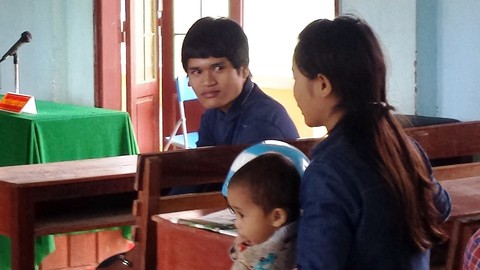 Hậu quả của tảo hôn và phiên tòa con nít - Ảnh 1. Hậu quả của tảo hôn và phiên tòa con nít - Ảnh 1.