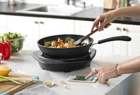 Con tôi nói có tiền lo gì không có người nấu cơm, giặt giũ - Ảnh 1. Con tôi nói có tiền lo gì không có người nấu cơm, giặt giũ - Ảnh 1.