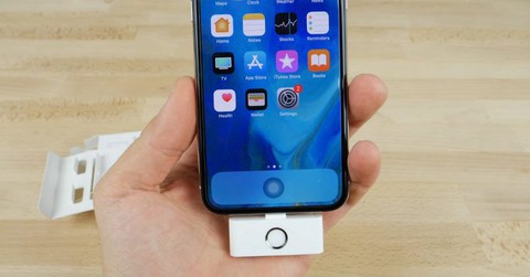 Phụ kiện giúp lấy lại nút ‘Home’ và jack cắm tai nghe cho iPhone X - Ảnh 1. Phụ kiện giúp lấy lại nút ‘Home’ và jack cắm tai nghe cho iPhone X - Ảnh 1.