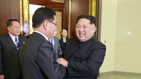 Kim Jong Un vồ vập Hàn Quốc để phá vòng vây của Mỹ? - Ảnh 1. Kim Jong Un vồ vập Hàn Quốc để phá vòng vây của Mỹ? - Ảnh 1.