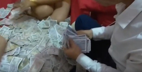 Bạn tặng 1,4kg tiền lẻ mừng cưới, cô dâu chú rể đếm 3 ngày chưa xong - Ảnh 3. Bạn tặng 1,4kg tiền lẻ mừng cưới, cô dâu chú rể đếm 3 ngày chưa xong - Ảnh 3.