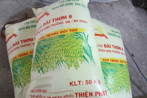 Cần Thơ bắt quả tang cơ sở bán lúa giống giả thương hiệu - Ảnh 2. Cần Thơ bắt quả tang cơ sở bán lúa giống giả thương hiệu - Ảnh 2.