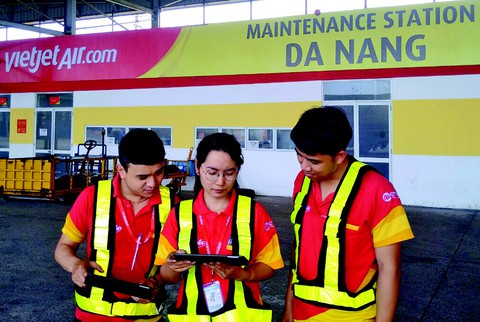 Những bóng hồng yêu ngành hàng không - Ảnh 4. Những bóng hồng yêu ngành hàng không - Ảnh 4.
