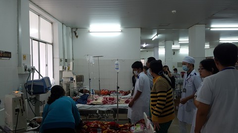 Nhậu lẩu cá nóc, 5 người ngưng tim, ngưng thở - Ảnh 1. Nhậu lẩu cá nóc, 5 người ngưng tim, ngưng thở - Ảnh 1.