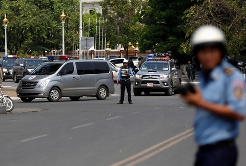 Ông Hun Sen tự tin đủ năng lực nắm quyền thêm 10 năm - Ảnh 3. Ông Hun Sen tự tin đủ năng lực nắm quyền thêm 10 năm - Ảnh 3.