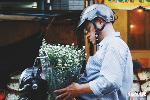 Chợ hoa Sài Gòn nhộn nhịp ngày 8-3 - Ảnh 10. Chợ hoa Sài Gòn nhộn nhịp ngày 8-3 - Ảnh 10.