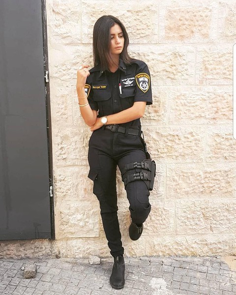 Tranh luận dữ dội tại Israel vì các nữ binh sĩ... quá đẹp - Ảnh 8. Tranh luận dữ dội tại Israel vì các nữ binh sĩ... quá đẹp - Ảnh 8.